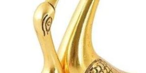Gold Pleated Table Decor Swan