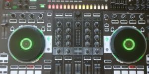 Roland DJ-808 DJ Controller