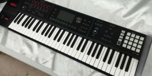Roland FA-06 61 Key Workstation
