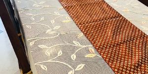 Estonished Dining Table