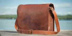 Full Flap Ladies Leather Handbags