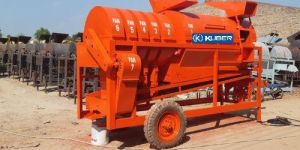 Kuber Paddy Thresher