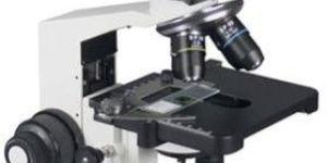 Trinocular Research Microscope