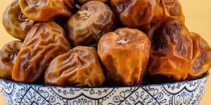 Sukkari Dates with Almond