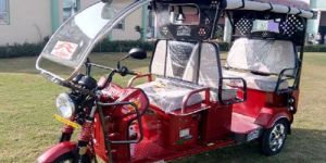 Sumfonl Battery Operated E-Rickshaw
