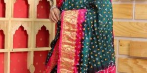 Floral Print Bandhani Saree