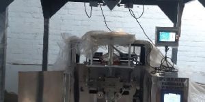 Weigher Pouch Packing Machine