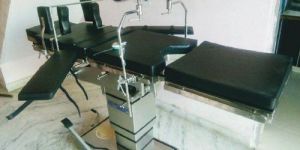 Super Deluxe Hydraulic Operating Table