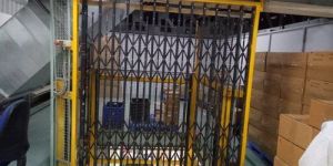 Cabin Type Goods Lift