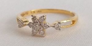 Flower Shaped Diamond Ring
