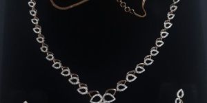 Simple And Elegant Real Diamond Necklace