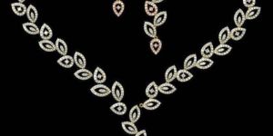 Yellow Gold Real Diamond Designer Necklace Set