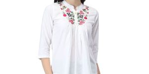 TR101 White Cotton Embroidered Tops