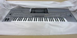 Yamaha Tyros 4 61-Key Arranger Workstation Keyboard
