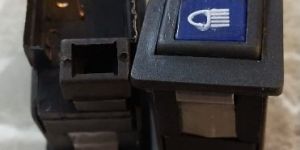 HOLLAND TRACTOR/LEYLAND ON/OFF SWITCH PECO 054/3