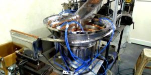 Rubber Stopper Bowl Feeder