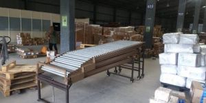 Telescopic Gravity Roller Conveyor