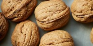 Paper Organic Shelled Walnuts