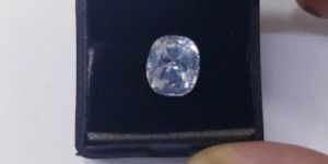 White Polished Natural Zircon Stone