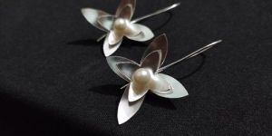 Flower Pearl Earring