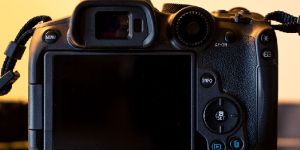 Canon EOS R7 Mirrorless Camera with 18-150mm Lens