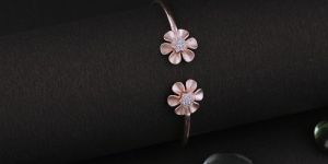 Matt Rose Gold Flower Designed Diamond Bracelet