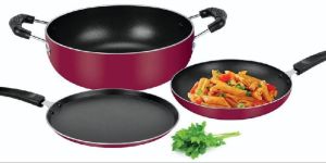 Non-stick cookware set