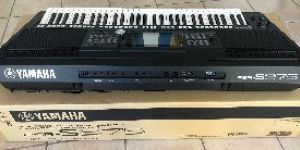 Yamaha PSR S975 61 Keys Arranger Workstation Keyboard