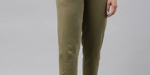 Women Solid Pista Green Cigarette Pants
