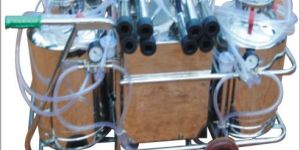 SOLAR MILKING MACHINE (12v Battery Driven)double Cluster