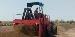 Compost Turner Machine
