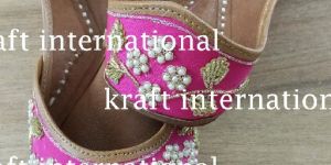 Pink Stone Work Leather Juttis