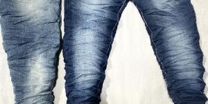 Narrow Fit Jeans