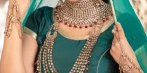 Golden Brass Bridal Kundan Jewelry Set