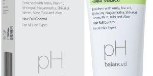 Maxisoft Herbal Shampoo for Smooth And Silky Hair (100 Ml)