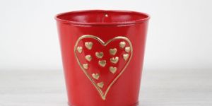 Planter WITH HEARD SHAPE