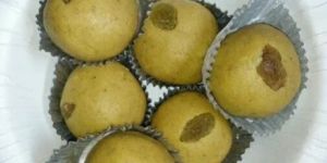 Sajuk Tup Besan Ladoo