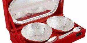 White Metal Bowl Set