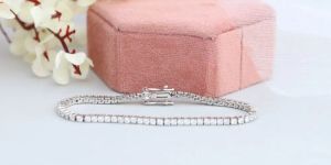 Round Cut Diamond Bracelet