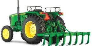 John Deere Cultivator
