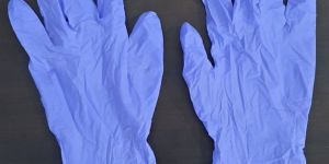 Non-Sterile Nitrile Examination Gloves
