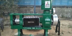 9 Bolt Oil Expeller Machine