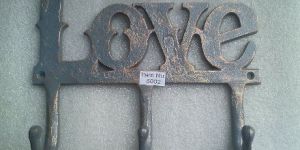 AL2094 Red & Gold Aluminum Wall Mount Hanger