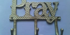 AL2095 Gold Aluminum Wall Mount Hanger