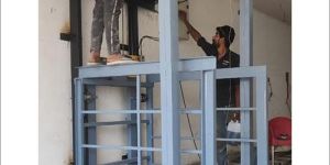 Hydraulic Goods Lift