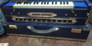 13 Scale Changer Brown Wooden Harmonium