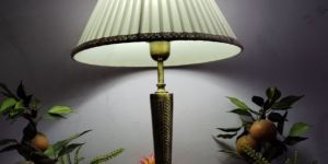CONE PLATTED FRILL BRASS TABLE LAMP