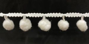 Pom Pom Lace
