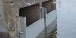 Stop Log Sluice Gate