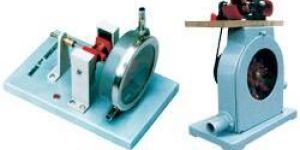 WATER TURBINE WITH DYNAMO
